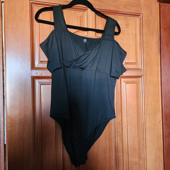EUC Shein Black Cold Shoulder Bodysuit - Picture 3 of 7